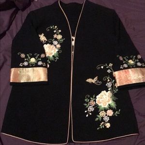 Mandarin collared short sleeved jacket
